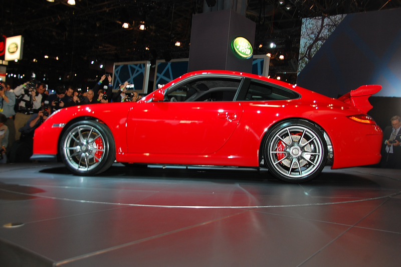 Illustration for article titled 2010 Porsche 911 GT3: Santa's 435 HP Sleigh